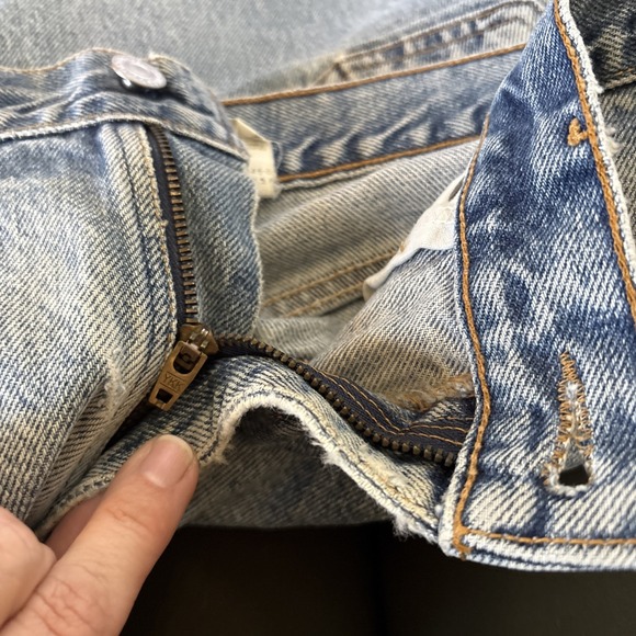 Levi's‎ 505 Blue Jeans 35x30 Light Wash Straight Leg Distressed Work Jeans - Picture 13 of 13